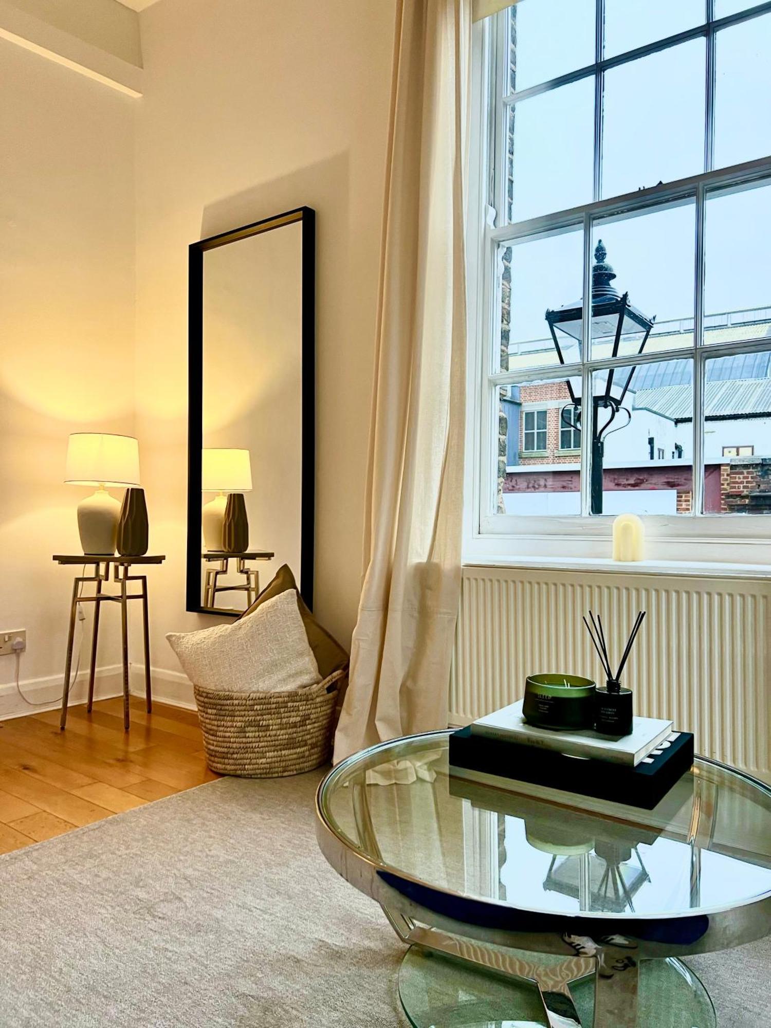 Stylish One Bedroom Apartment In The Heart Of Angel Лондон Екстериор снимка
