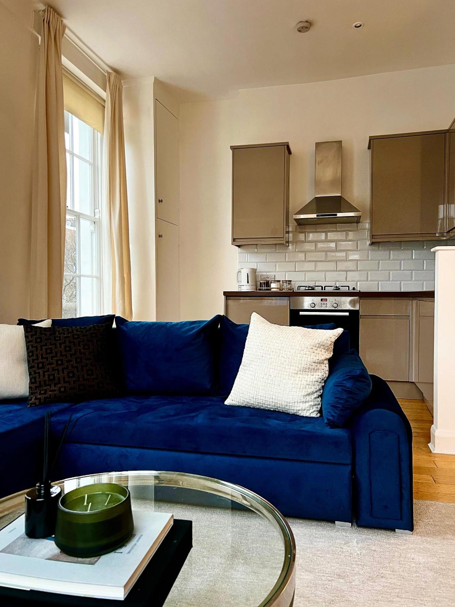 Stylish One Bedroom Apartment In The Heart Of Angel Лондон Екстериор снимка