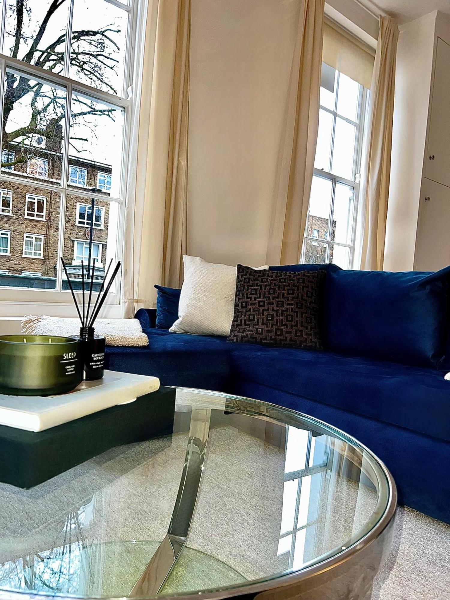 Stylish One Bedroom Apartment In The Heart Of Angel Лондон Екстериор снимка